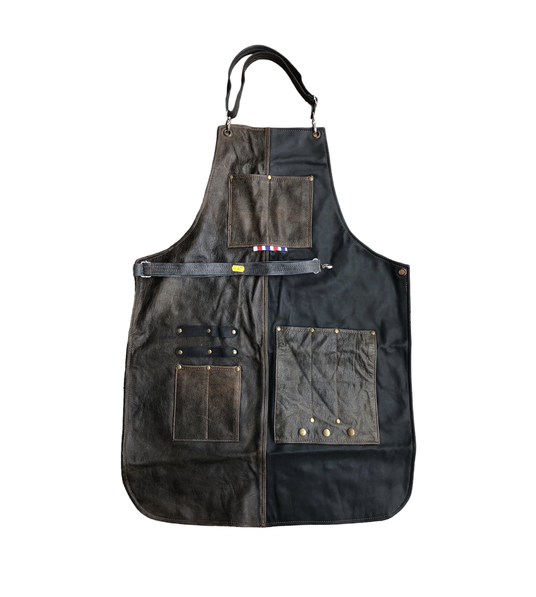 PhotoRoom_20230724_93542 PM Delantal de Cuero Sintetico Para Barberos y Peluqueros. - Imagen 1